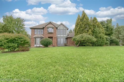 7252 Steeplechase Dr, Saline, MI, 48176-9524 | Card Image