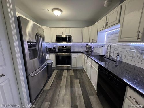 48-1 W Village Ln, Dearborn, MI, 48124-2232 | Card Image
