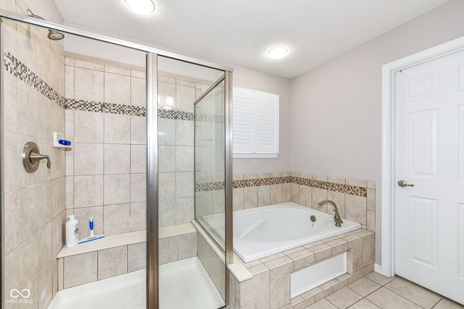 12142 Enmore Park, House other with 4 bedrooms, 5 bathrooms and null parking in Fishers IN | Image 21