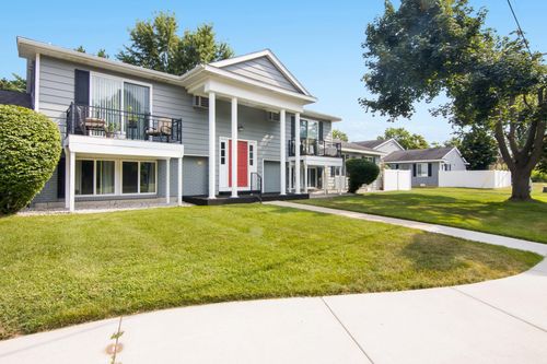 841 Fern St, Traverse City, MI, 49686-3680 | Card Image
