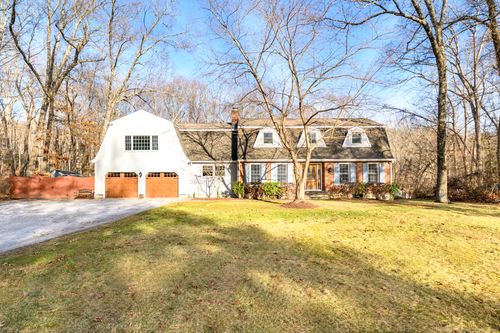 8 Dunsinane Road, Brookfield, CT, 06804 | Card Image