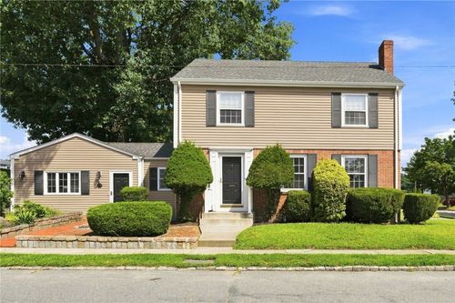 77 Ausdale Rd, Cranston, RI, 02910-4305 | Card Image
