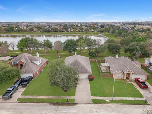 5226 Caraway Lake Dr, Baytown, TX, 77521-7812 | Card Image