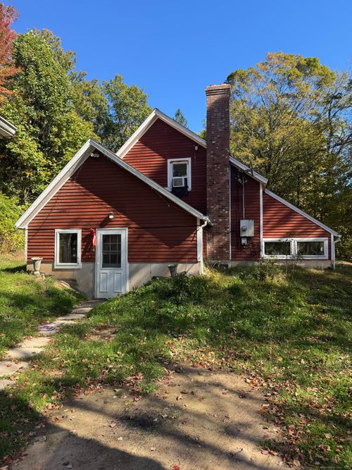 121 Gracey Rd, Canton, CT, 06019-2105 | Card Image