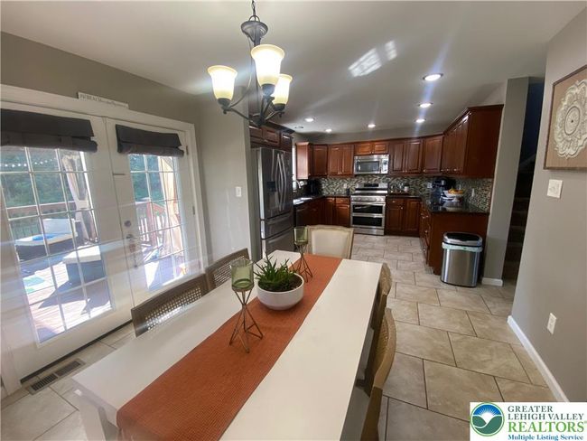 321 Charles St, House other with 3 bedrooms, 3 bathrooms and null parking in Scranton PA | Image 9