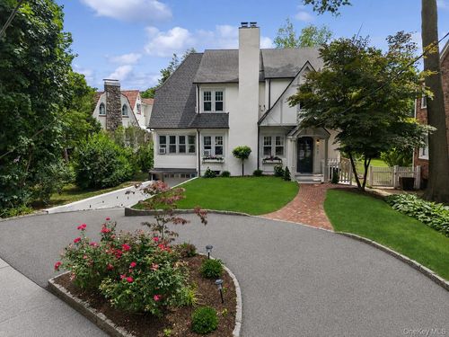 632 Colonial Ave, Pelham, NY, 10803-2237 | Card Image