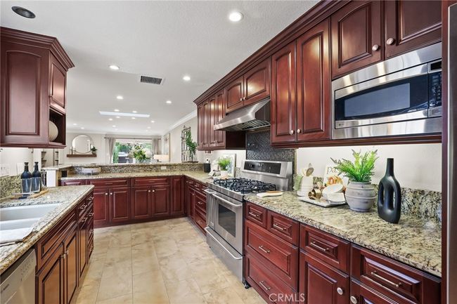 77 Seton Rd, House other with 3 bedrooms, 3 bathrooms and 2 parking in Irvine CA | Image 21
