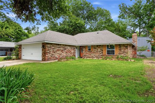 320 S Meigs St, Fort Gibson, OK, 74434-8307 | Card Image