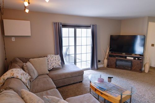 1-401 Slinger Road, Slinger, WI, 53086 | Card Image