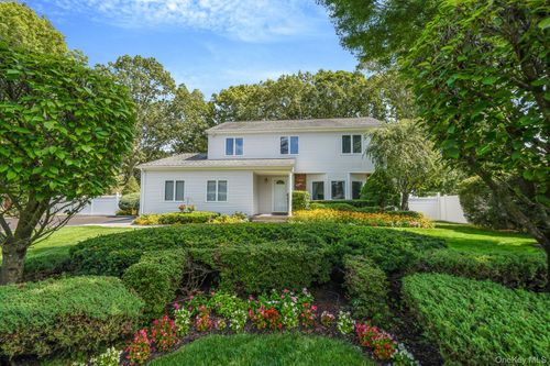 9 Lorraine Ct, Smithtown, NY, 11787-1633 | Card Image
