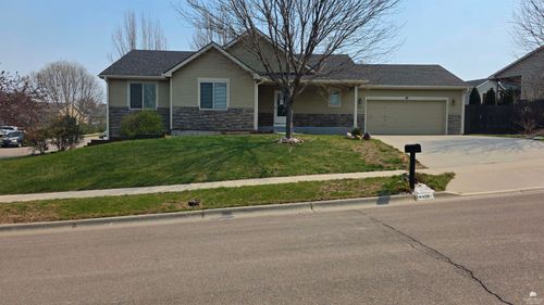 428 Haventon Dr, Manhattan, KS, 66503-9200 | Card Image