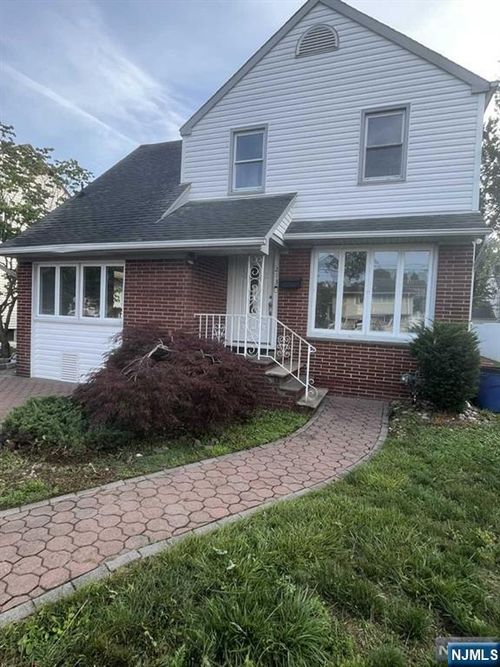 213 Paterson Ave, Lodi, NJ, 07644-3124 | Card Image