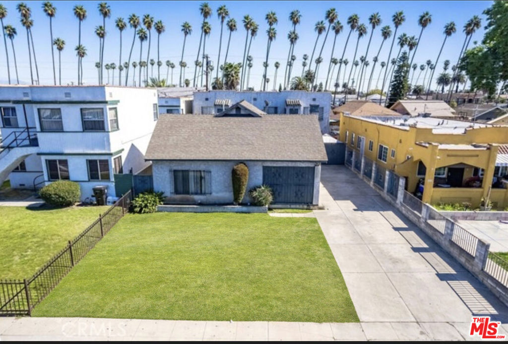 Residential Income in Los Angeles