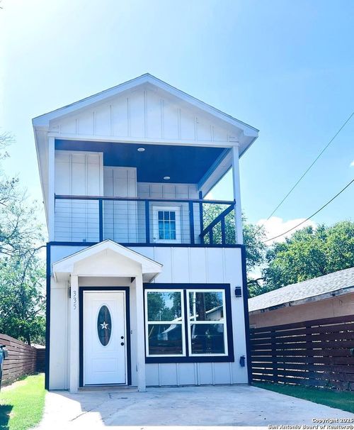 335 S San Eduardo Ave, San Antonio, TX, 78237-1909 | Card Image