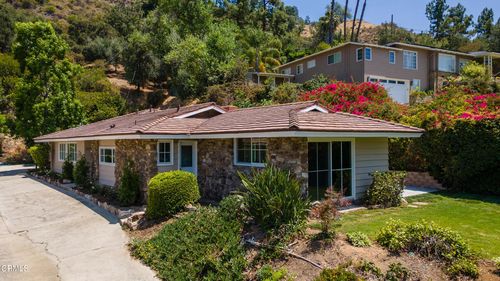 555 Paulette Pl, La Canada Flintridge, CA, 91011-2732 | Card Image