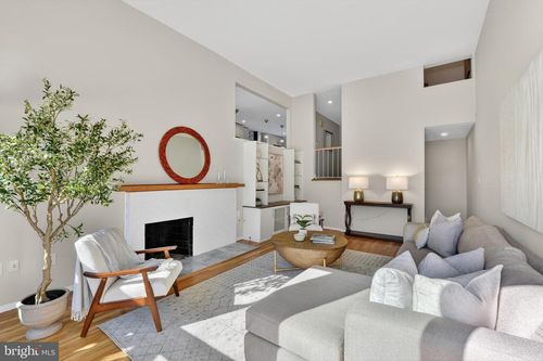 11560 Links Dr, RESTON, VA, 20190-4821 | Card Image