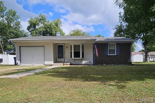 204 W Poos Dr, New Baden, IL, 62265-1028 | Card Image