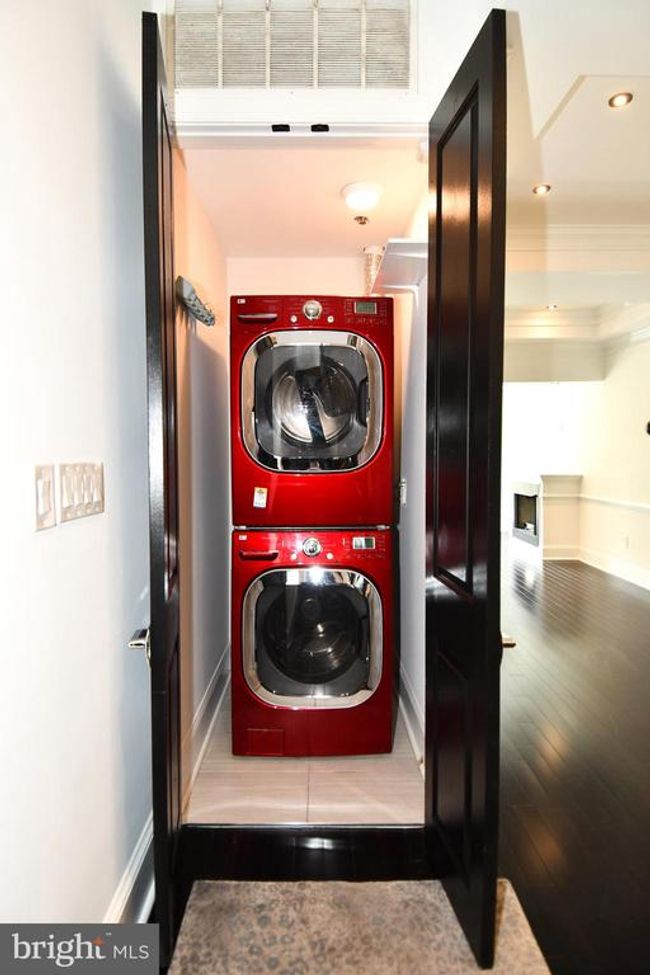 APT-3 - 719 12 Th St Se, Condo with 2 bedrooms, 3 bathrooms and null parking in WASHINGTON DC | Image 19