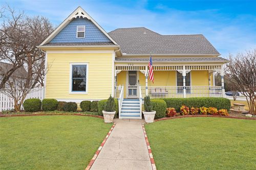 702 N Bradley St, Mckinney, TX, 75069-3013 | Card Image