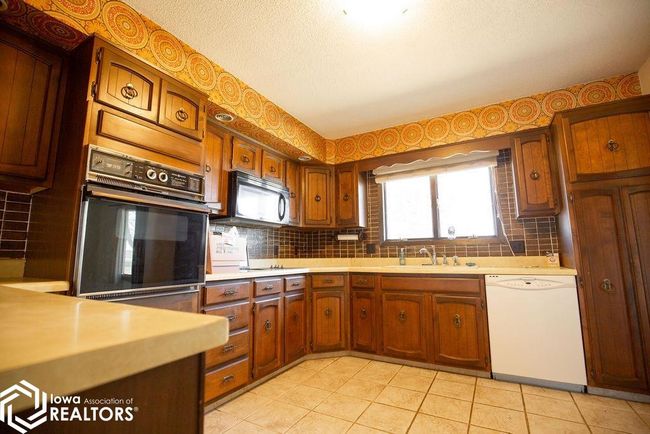 1101 310 Th St, Home with 3 bedrooms, 2 bathrooms and null parking in Burt IA | Image 8