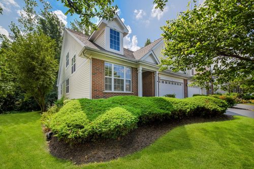 322 Quarry Ridge Cir, Sugar Grove, IL, 60554-6448 | Card Image