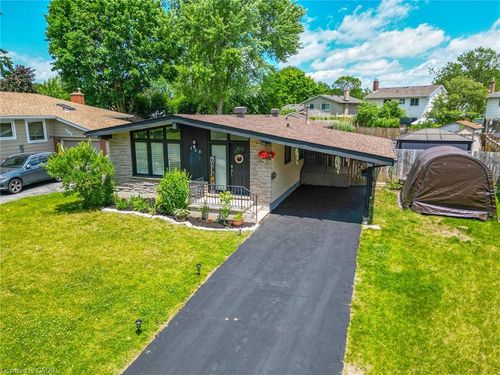 350 Boxbury Dr, Waterloo, ON, N2K1W2 | Card Image