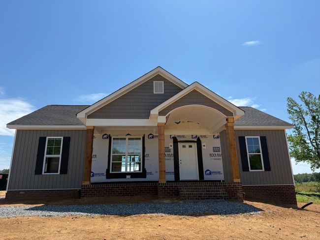 8666 Hat Creek Rd, House other with 3 bedrooms, 2 bathrooms and null parking in Brookneal VA | Image 14