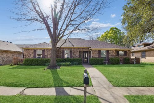 810 Meadowgate Dr, Garland, TX, 75040-3662 | Card Image