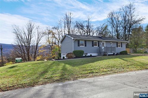 6 Van Buren Ave, Vernon, NJ, 07462-3527 | Card Image