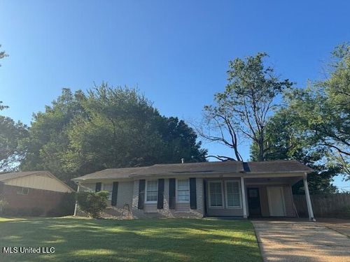 1455 Town And Country Dr, Southaven, MS, 38671-1323 | Card Image