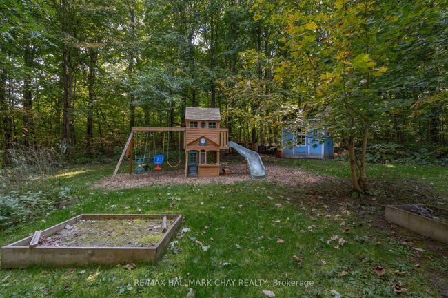 4950 Penetanguishene Rd, House other with 4 bedrooms, 3 bathrooms and 10 parking in Hillsdale ON | Image 36