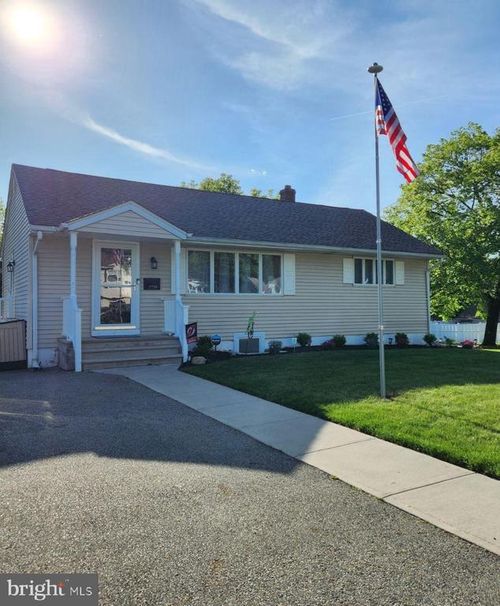 770 Ringwood Ave, Pompton Lakes, NJ, 07442-2231 | Card Image