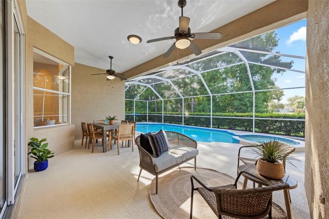 Gorgeous outdoor pool area. | Image 46