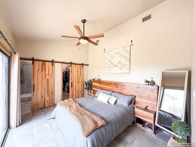 1208 Devine Dr, House other with 3 bedrooms, 2 bathrooms and null parking in Devine TX | Image 15