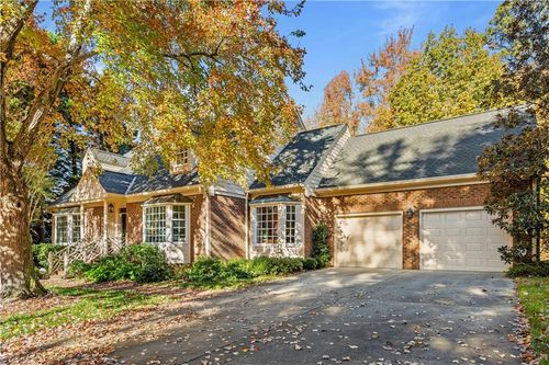 10 New Bern Sq, Greensboro, NC, 27408-3835 | Card Image