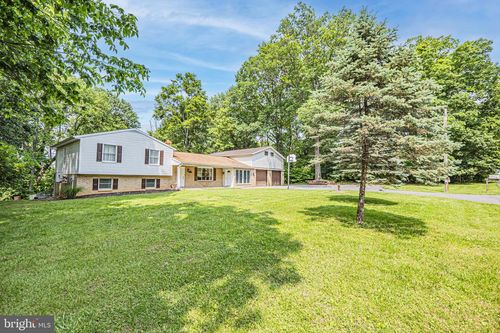 165 Chesley Dr, Falling Waters, WV, 25419-7006 | Card Image