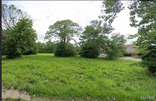 1027 Bond Ave, East Saint Louis, IL, 62201-1147 | Card Image