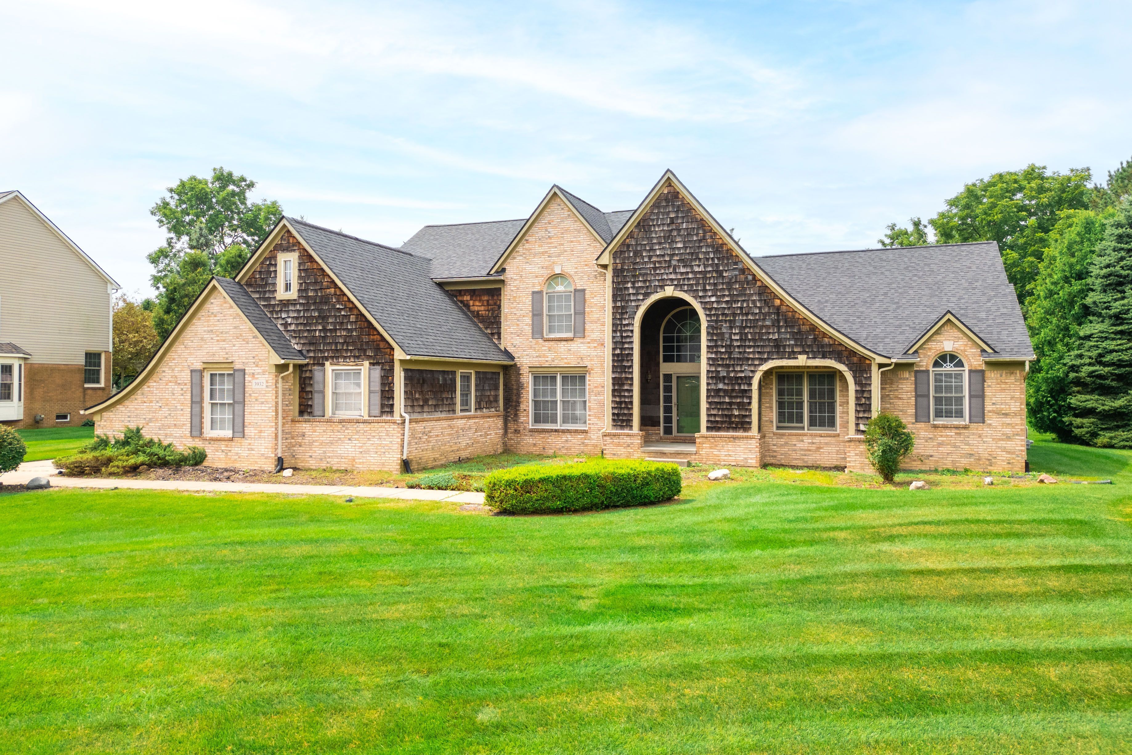 Kaeleaf Rd, Lake Orion, MI 48360