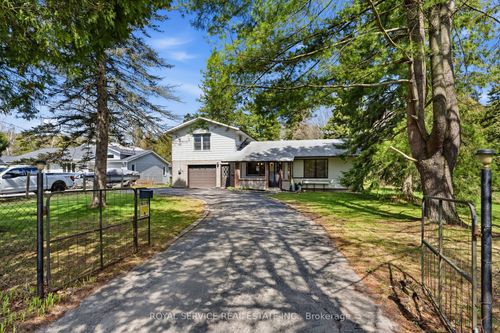 10544 County 2 Rd, Grafton, ON, K0K2G0 | Card Image