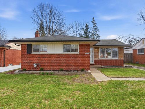 30632 Hayes Rd, Roseville, MI, 48066-4043 | Card Image