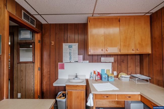255 E 14 Th Ave, Home with 2 bedrooms, 0 bathrooms and null parking in Eugene OR | Image 37