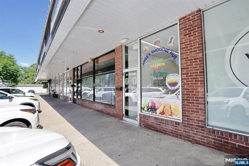 642 Westwood Ave, River Vale, NJ, 07675-6256 | Card Image