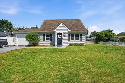 646 Garfield Ave, Virginia Beach, VA, 23452-4054 | Card Image