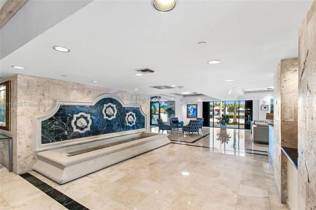 APT-608 - 2625 Collins Ave, Condo with 2 bedrooms, 2 bathrooms and null parking in Miami Beach FL | Image 12