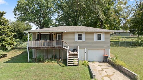 1421 Oakhill Dr, Cassville, MO, 65625-1031 | Card Image