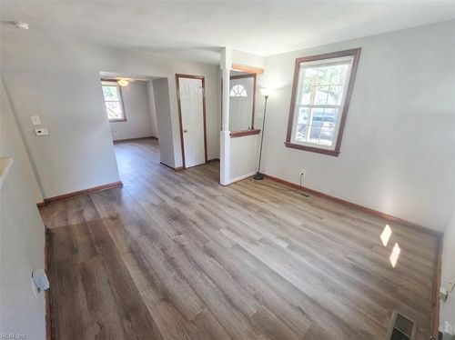 40 Culpepper Ave, Newport News, VA, 23606-1706 | Card Image