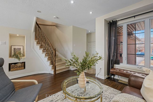 1509 Demeter St, House attached with 3 bedrooms, 2 bathrooms and 2 parking in Orleans ON | Image 8