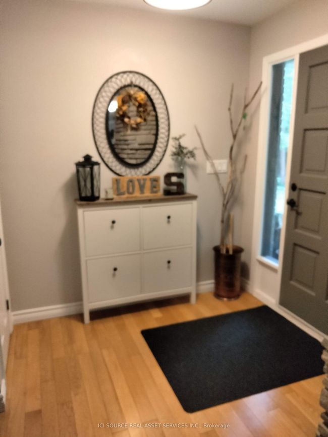 9885 Parkview Cres, House other with 4 bedrooms, 2 bathrooms and 6 parking in Grand Bend ON | Image 4