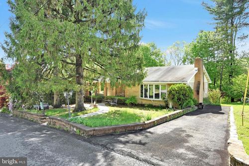 16 Lower Rd, Tamaqua, PA, 18252-5034 | Card Image