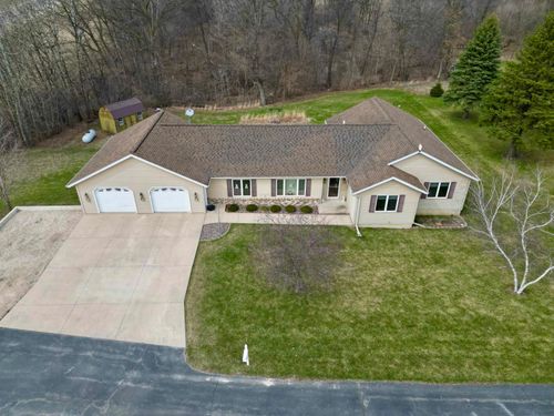 1634 Hickory Hill Rd, Decorah, IA, 52101-7570 | Card Image